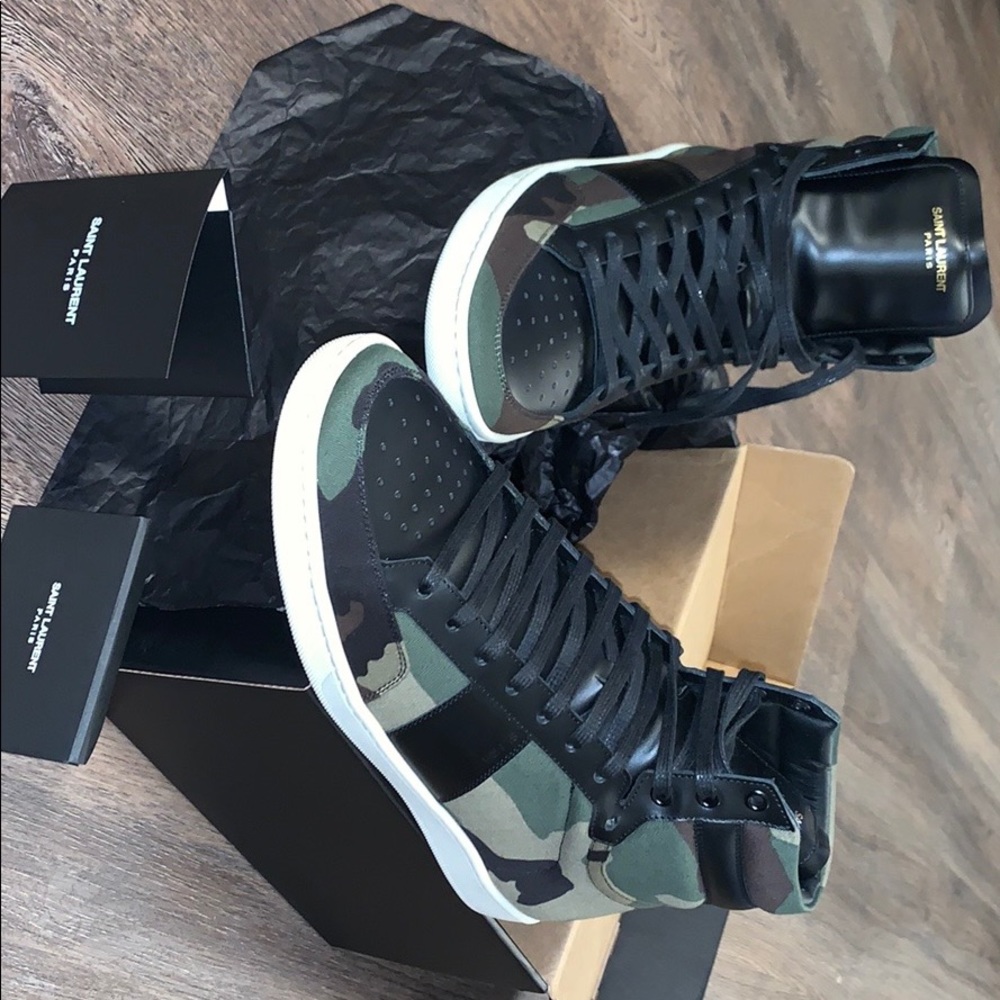 Men Saint Laurent Sneaker - Picture 3 of 5